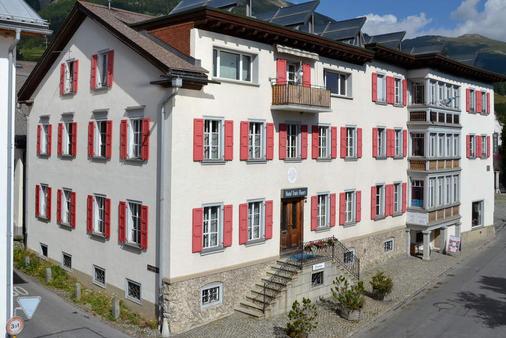 Hotel Trais Fluors - Celerina/Schlarigna - Building