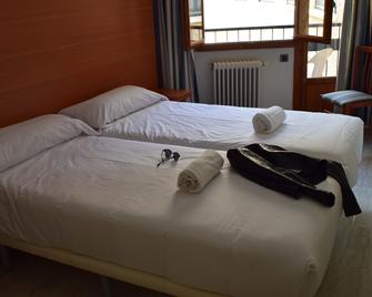 Hotel Felipe II - Ayna - Bedroom