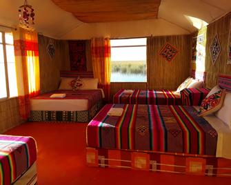 Uros Aruntawi Lodge - Puno - Schlafzimmer