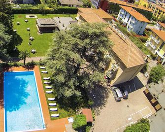 Hotel Elisabetta - Nago–Torbole - בריכה