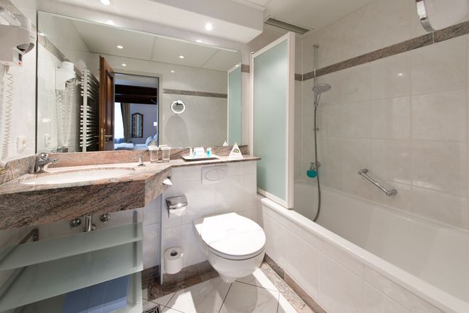 King's Hotel First Class - Munich - Bathroom