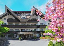 Hotel Vier Jahreszeiten - Silandro - Building