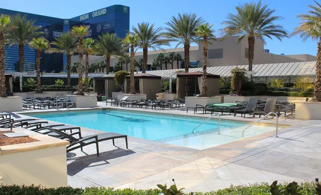 Luxury Suites International At The Signature Ab 82 Resorts In Las Vegas Kayak
