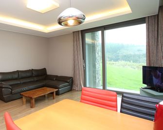 Pyeongchang Daegwallyeong 800 Village - Gangneung - Living room