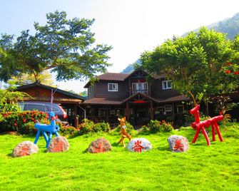 Melon Shan Spa World - Dapu Township - Edificio