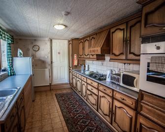 Holcombe Guest House - Barnetby - Kitchen