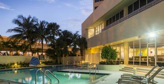 Delta Hotels by Marriott West Palm Beach - West Palm Beach - Pool