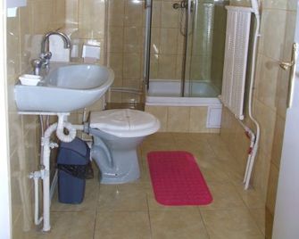 Hotel Tiver - Câmpia Turzii - Baño
