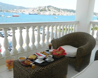 Arcadia Suites & Spa - Póros - Balcon