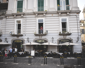 B&B Le 4 Stagioni Dante's Suites - Napoli - Rakennus