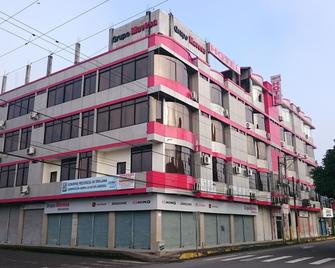 Hotel Jekannyty - Puerto Francisco de Orellana - Building