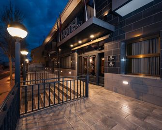 Las Estrellas - Ciempozuelos - Entrada del hotel