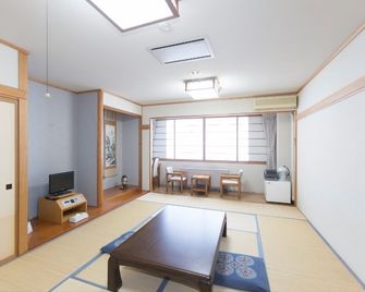Kiyosato Onsen Hotel Ryokuseisou - Shari - Bedroom