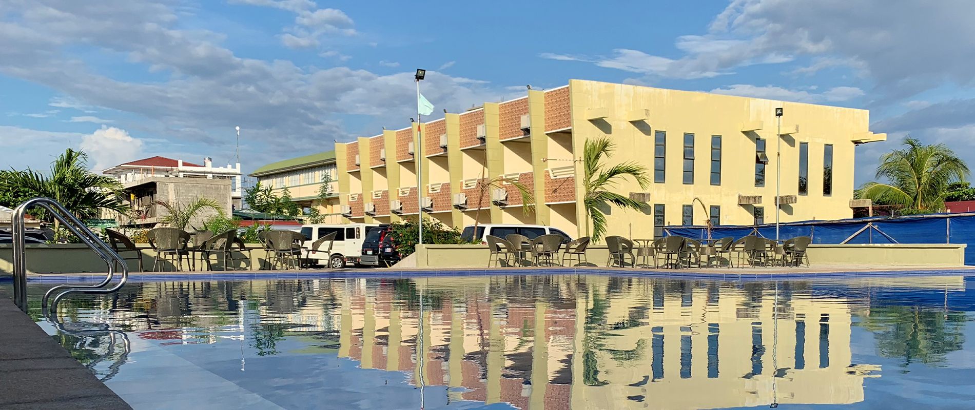 Island Tropic Hotel And Restaurant