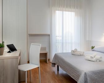 Hotel Kursaal - Bellaria-Igea Marina - Habitación
