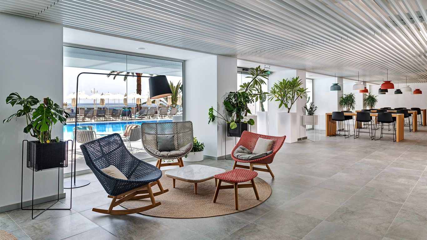 دون جريجوري باي دوناس، للبالغين فقط