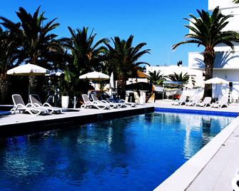 Bluebay Residence Resort - Tarente - Zwembad
