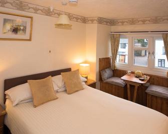 Little Harbour Guest House - Looe - Schlafzimmer