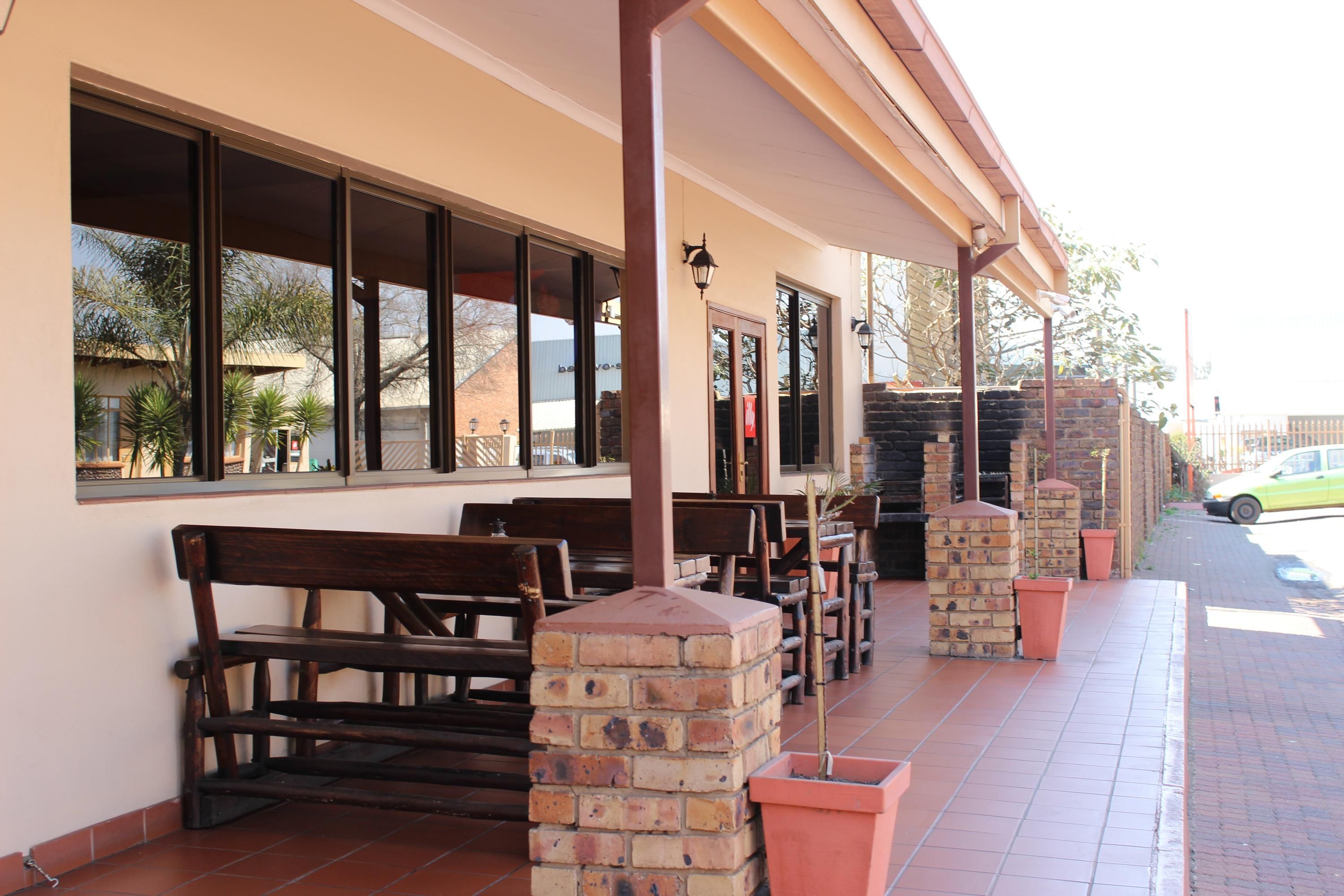 Travel Lodge - Middelburg - Outdoor view