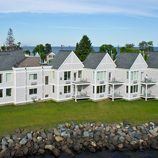 Building view of South Pier Inn