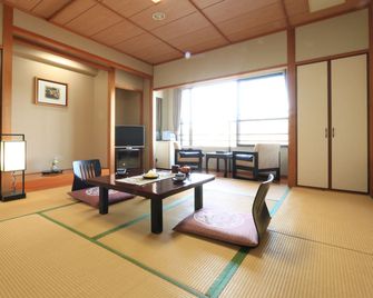 Ryokan Setohira - Kamiamakusa - Sala de estar