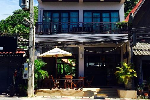 Enjoy's Beach House Karon - Karon - Building