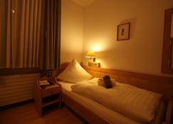Bio Hotel Frankenhof Garni - Haibach (Lower Franconia) - Bedroom