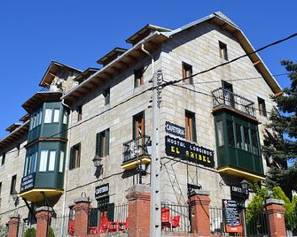 Hostal Aribel Longinos - Cercedilla - Edificio