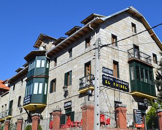 Hostal Aribel Longinos - Cercedilla - Gebäude