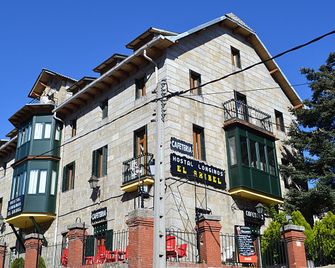 Hostal Aribel Longinos - Cercedilla - Edificio