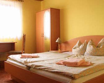 Pension Hubertushof Monteurunterkunft - Freiberg - Habitación