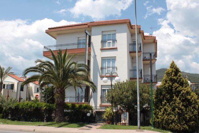 Residence Colibrì - Loano - Edificio