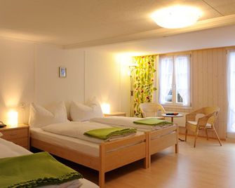 فندق شوتزين لوتيربرونين - لاوتربرونين - غرفة نوم