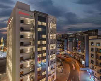 Hampton by Hilton Dubai Al Barsha - Dubaï - Bâtiment