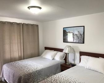 Col-Pacific Motel - Ilwaco - Bedroom