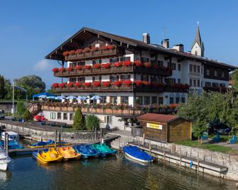 Seehotel Wassermann - Seeon-Seebruck - Edificio