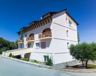 El Pi de Sant Just - Habitacions - Only Bed - Solsona - Edificio