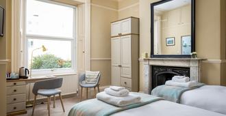 Crossways Guest House - Cheltenham - Camera da letto