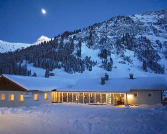 Chalet Schneekristall - לך אם ארלברג - בניין