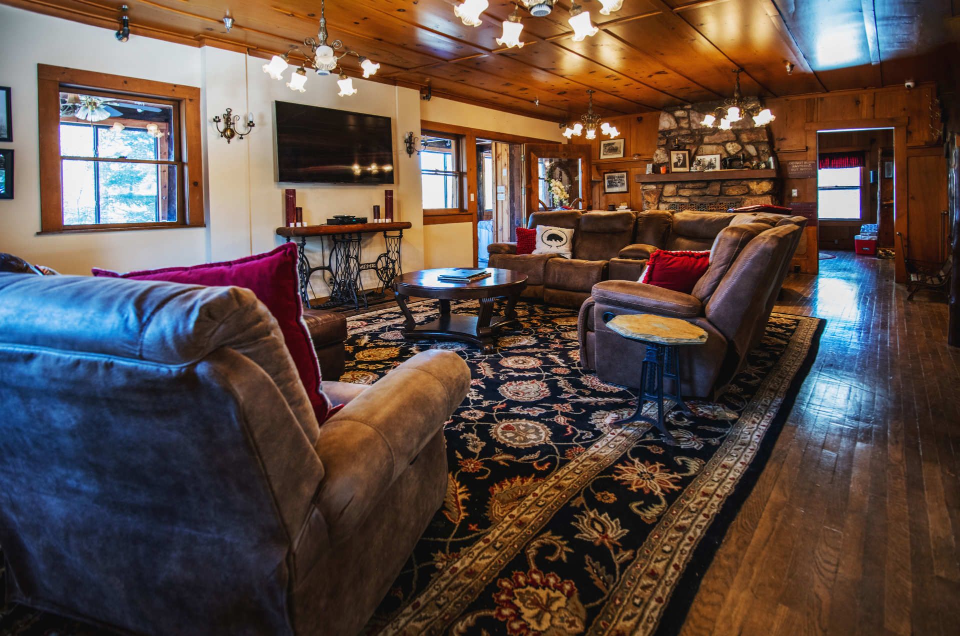 Knickerbocker Mansion Inn B&B - Big Bear Lake - Vardagsrum