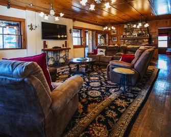 Knickerbocker Mansion Inn B&B - Big Bear Lake - Huiskamer