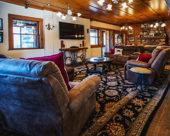 Knickerbocker Mansion Inn B&B - Big Bear Lake - Vardagsrum