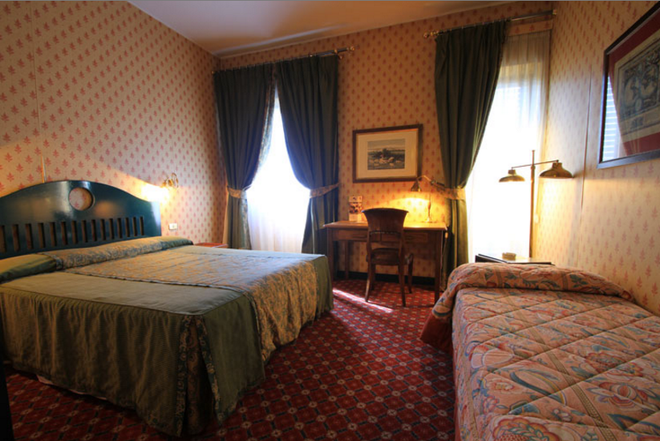 โรงแรมโคโลนี - โรม - ห้องนอน