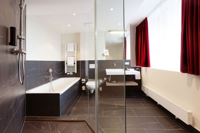 Vienna House Easy München - Munich - Bathroom