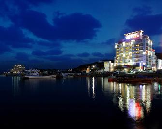 Tongyeong Bay Condo Hotel - Tongyeong - Edificio