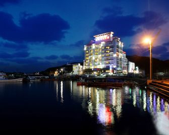 Tongyeong Bay Condo Hotel - Tongyeong - Edificio