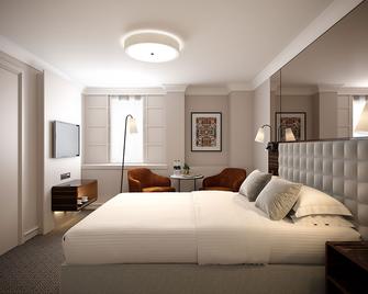 Strand Palace Hotel - London - Bedroom