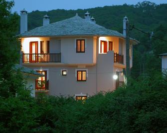 Guesthouse Kalosorisma - Tsagkarada - Gebäude