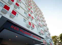 Red Planet Solo - Surakarta City - Κτίριο