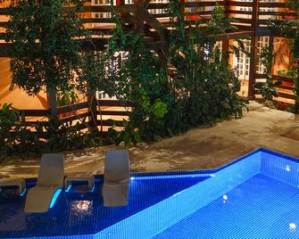 Pousada Camburizinho - Camburi - Piscina